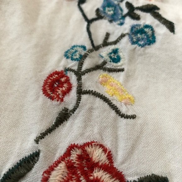 Embroidered Boho Bell-Sleeve Top - Picture 3 of 4